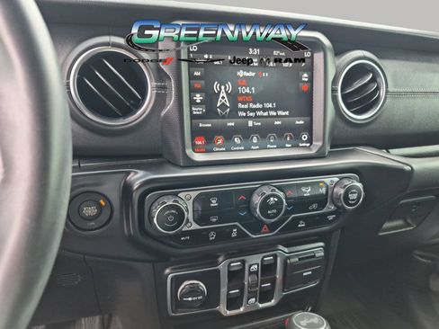 Used 2022 Jeep Wrangler Unlimited Sahara AWD/4WD image 15
