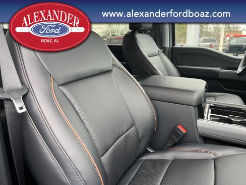 New 2026 Ford F350 Lariat w/ Black Appearance Package image 20