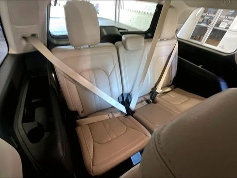 Used 2024 Ford Expedition Limited image 15