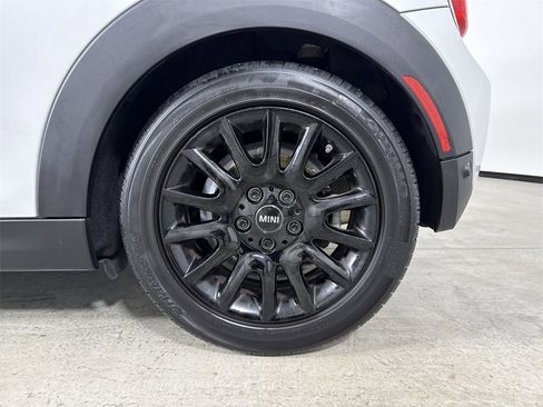 Used 2019 MINI Cooper 2-Door Hardtop image 14