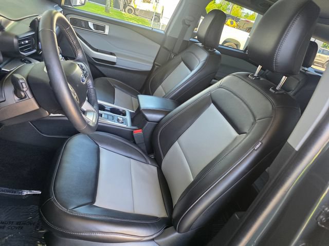 Used 2023 Ford Explorer XLT w/ Equipment Group 202A AWD/4WD image 29