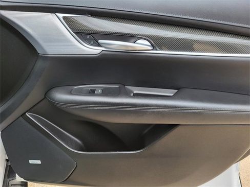 Used 2023 Cadillac XT5 Sportv image 7