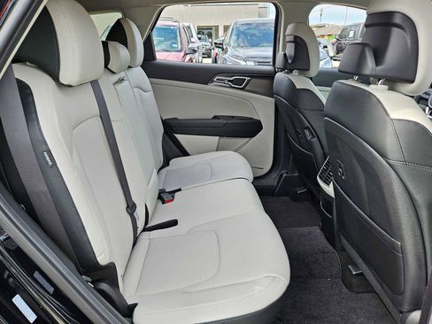 Certified 2024 Kia Sportage EX image 20