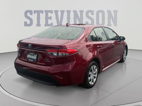 Used 2025 Toyota Corolla LE AWD/4WD image 5