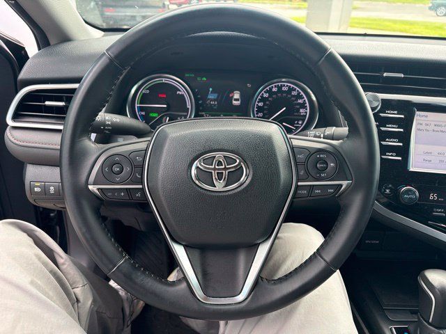 Used 2018 Toyota Camry XLE FWD image 14