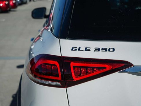 Used 2022 Mercedes-Benz GLE 350 4MATIC w/ Premium Package image 9