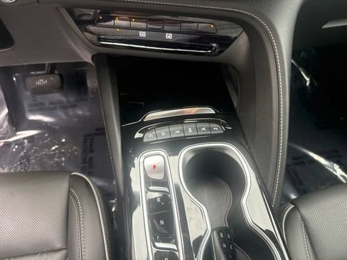 Used 2023 Buick Envision Avenir AWD/4WD image 17