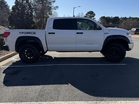 Used 2012 Toyota Tundra 4x4 CrewMax w/ SR5 Pkg image 11