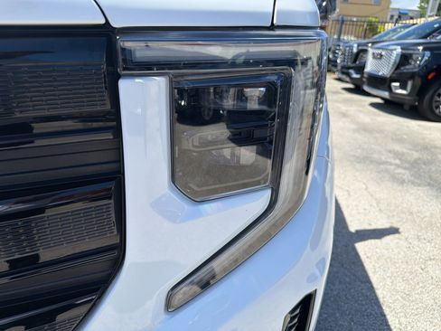 Used 2023 GMC Sierra 1500 Elevation w/ Elevation Premium Package AWD/4WD image 4