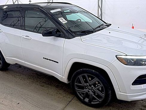 Used 2024 Jeep Compass Limited w/ High Altitude Package AWD/4WD image 3