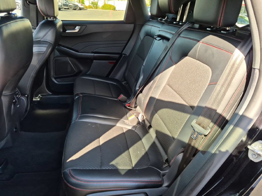Used 2025 Ford Escape ST-Line AWD/4WD image 28