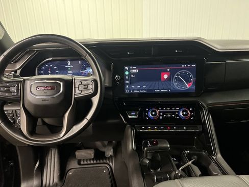 Used 2024 GMC Sierra 1500 AT4 w/ Technology Package AWD/4WD image 18