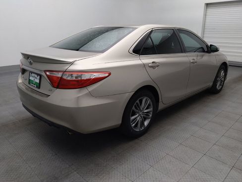Used 2017 Toyota Camry SE image 9