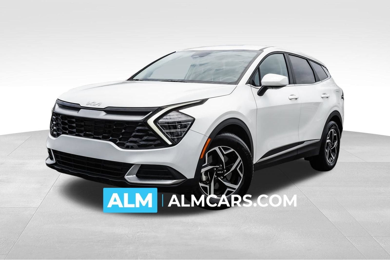 Used 2025 Kia Sportage LX FWD image 1