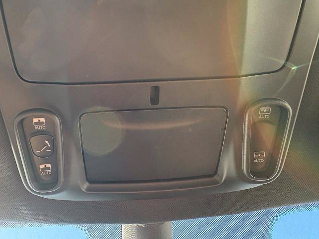 Used 2025 Chrysler Pacifica Limited FWD image 26