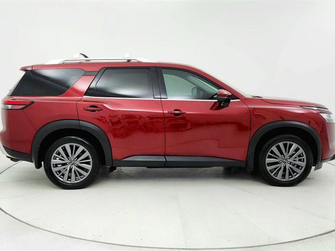 Used 2024 Nissan Pathfinder SL w/ SL Premium Package FWD image 6