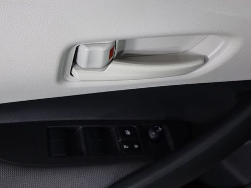 Used 2025 Toyota Corolla LE FWD image 20