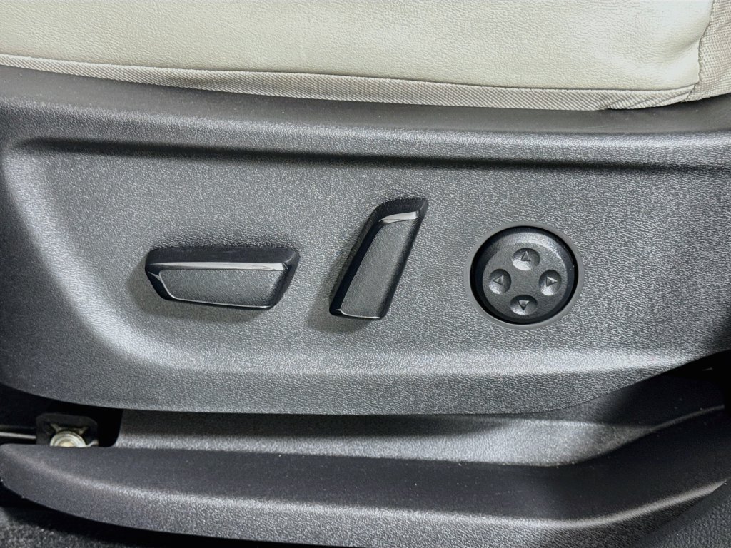 Used 2023 Nissan Ariya FWD image 20