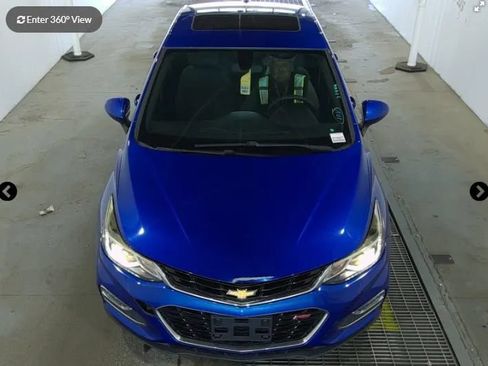 Used 2016 Chevrolet Cruze LT w/ Sun And Sound Package FWD image 4