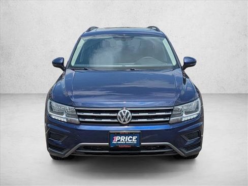 Used 2021 Volkswagen Tiguan SE w/ Panoramic Sunroof Package AWD/4WD image 2