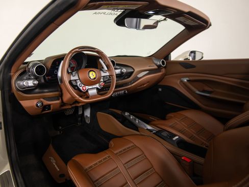 Certified 2022 Ferrari F8 Tributo RWD image 14