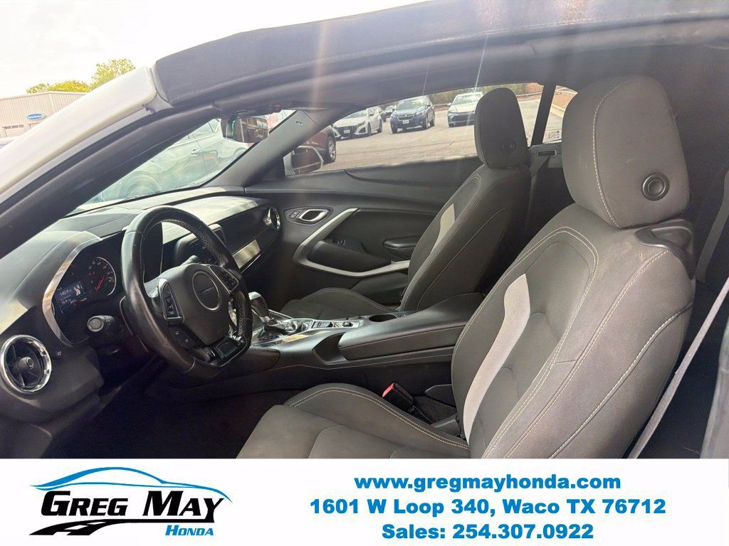 Used 2020 Chevrolet Camaro LT RWD image 15