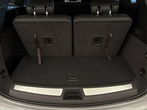 New 2025 Cadillac XT6 Luxury image 11