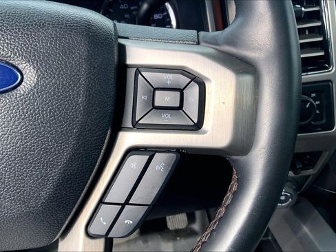 Used 2021 Ford F250 Platinum w/ FX4 Off-Road Package image 21