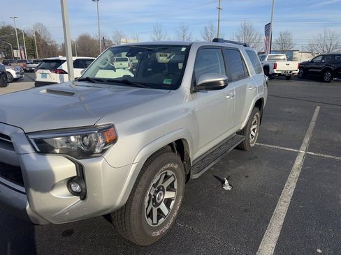 Certified 2021 Toyota 4Runner TRD Off-Road image 3