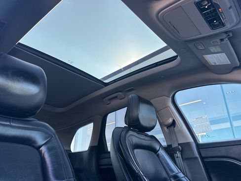 Used 2022 Lincoln Corsair Reserve w/ Equipment Group 201A image 16