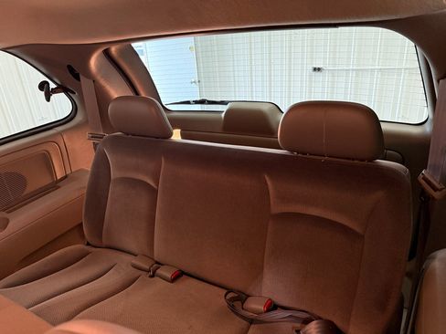 Used 2002 Dodge Caravan SE image 54