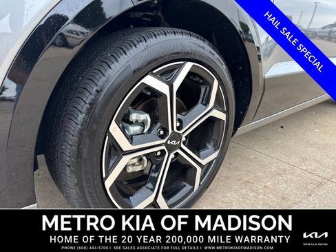 Used 2025 Kia Niro EX Touring FWD image 9