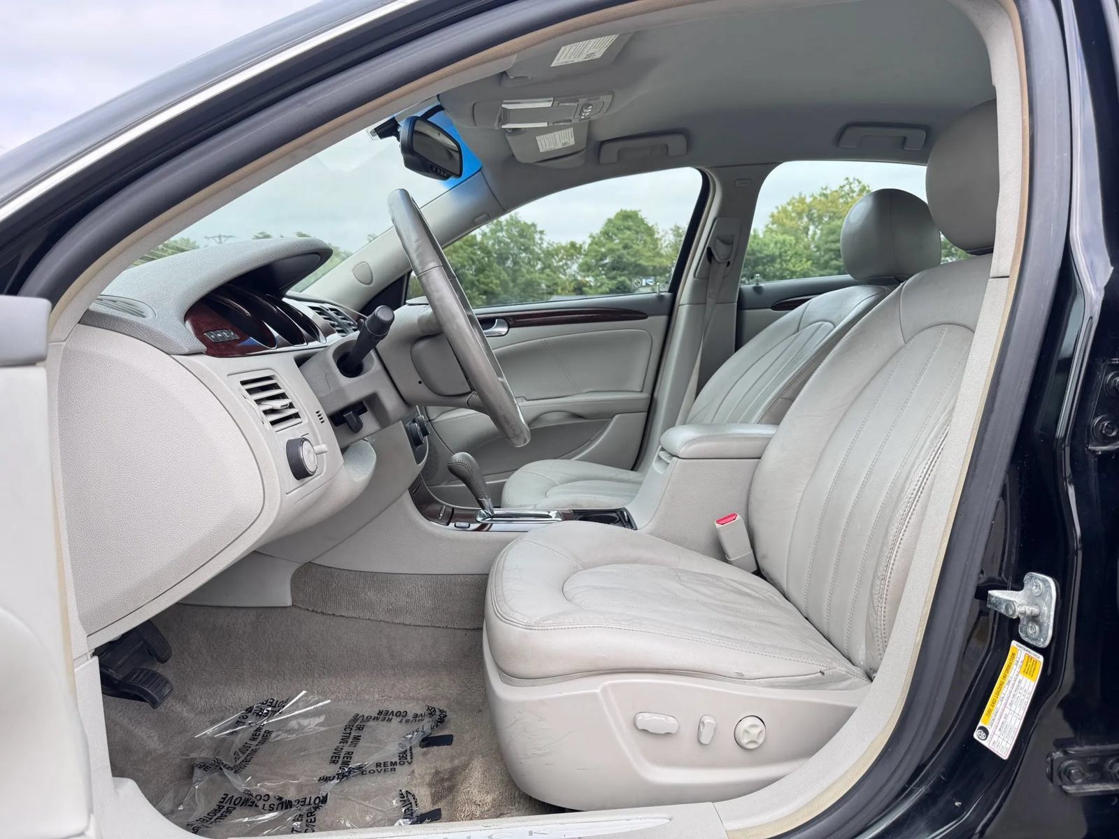 Used 2011 Buick Lucerne CXL FWD image 17