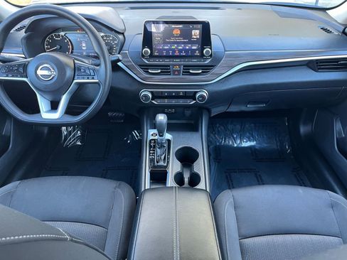 Used 2025 Nissan Altima 2.5 SV image 30