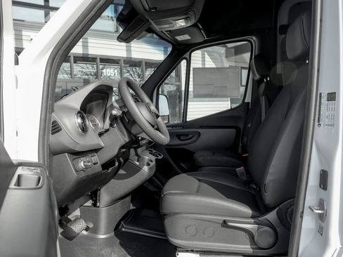 Used 2026 Mercedes-Benz Sprinter 2500 image 12