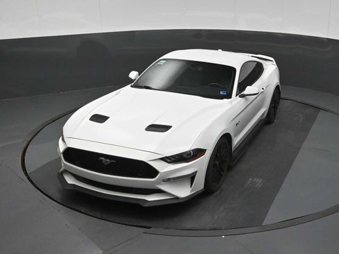 Used 2018 Ford Mustang GT Premium w/ GT Performance Package RWD image 41