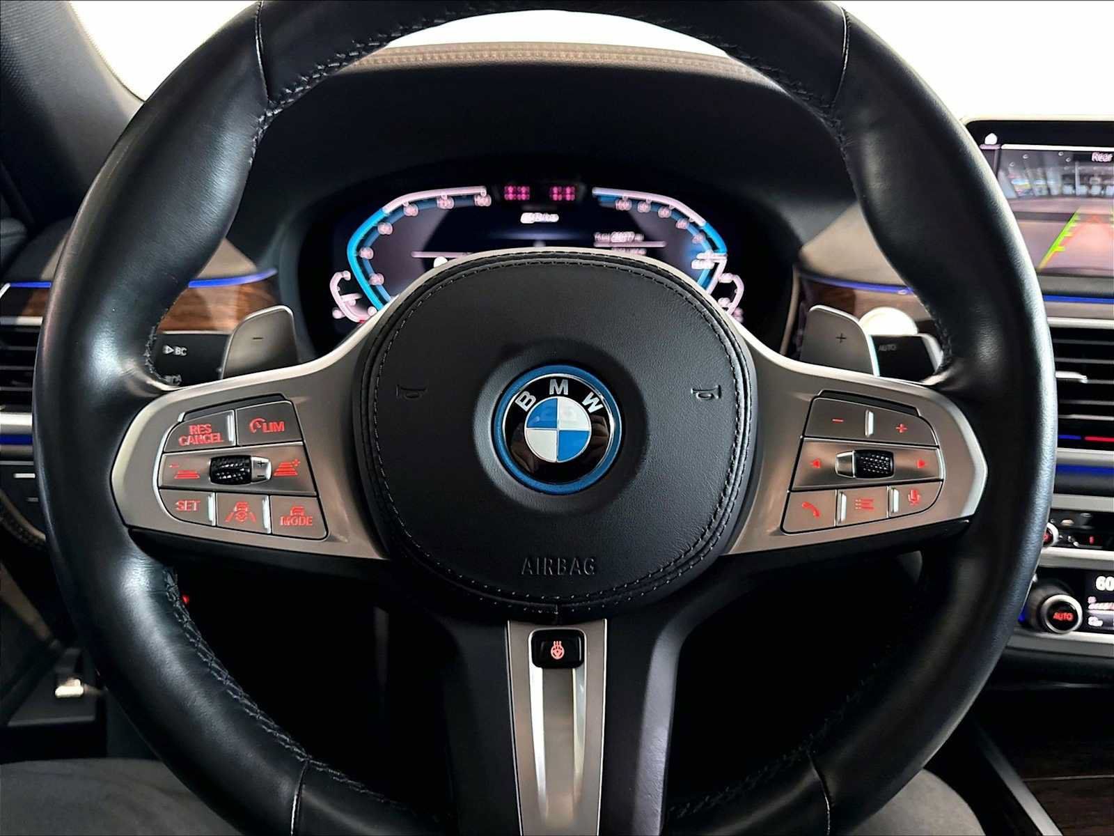 Used 2022 BMW 745e xDrive w/ M Sport Package AWD/4WD image 18