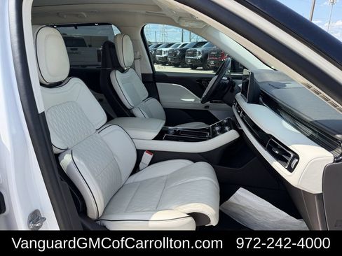 Used 2024 Lincoln Aviator Black Label w/ Dynamic Handling Package AWD/4WD image 32