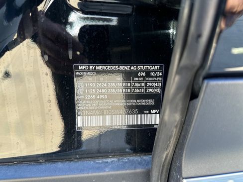 Used 2025 Mercedes-Benz GLB 250 4MATIC image 28