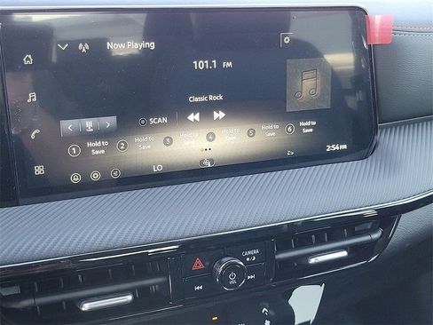 New 2026 Nissan Kicks SR image 7