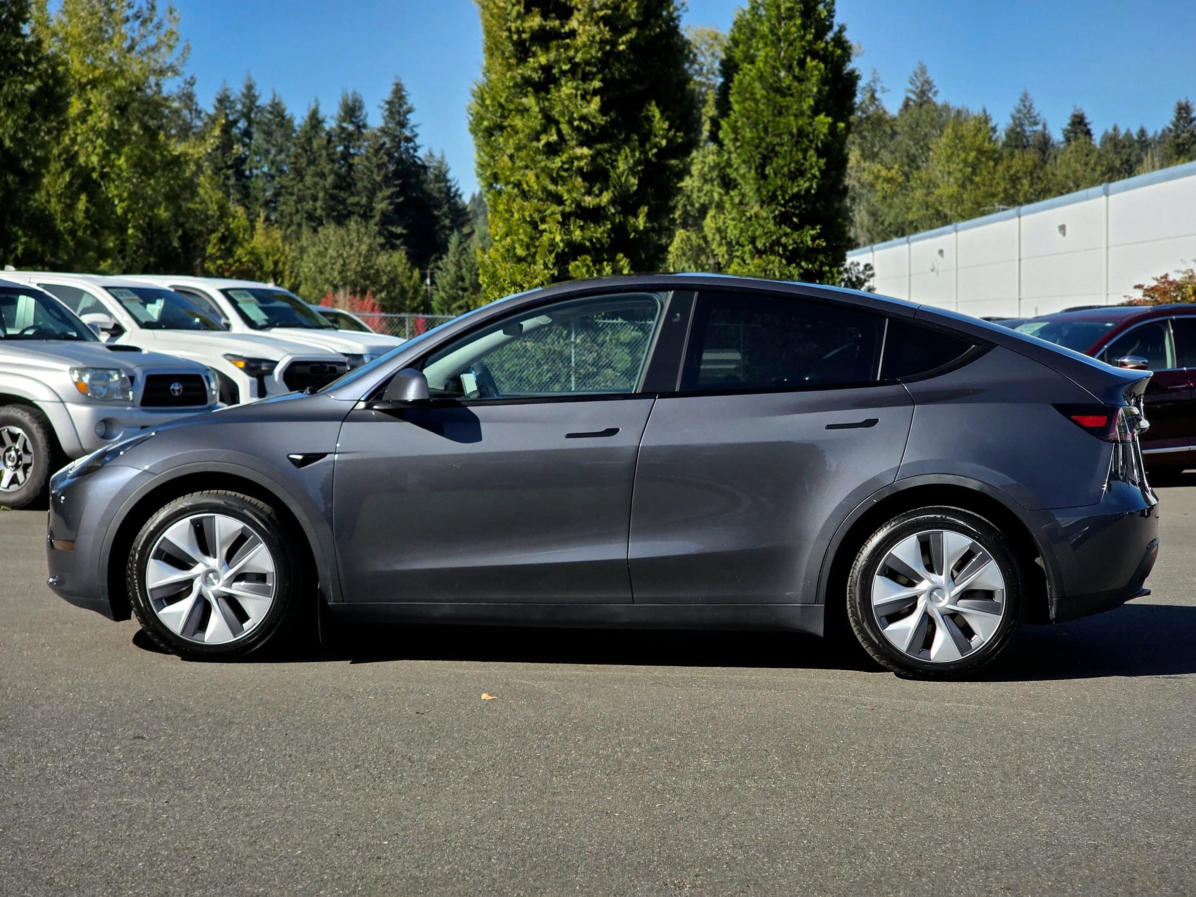 Used 2023 Tesla Model Y Long Range AWD/4WD image 9
