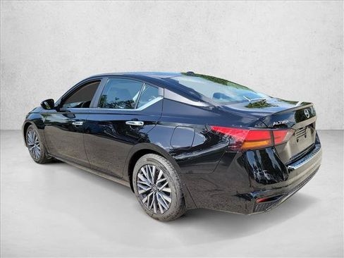 Used 2023 Nissan Altima 2.5 SV FWD image 7