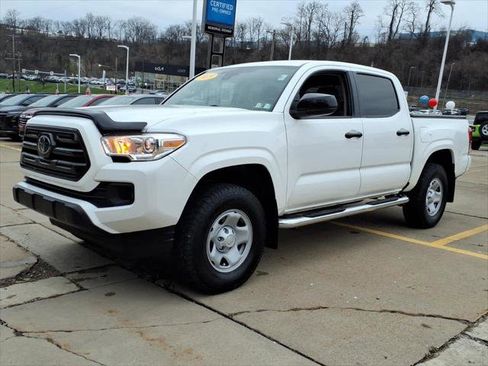 Used 2019 Toyota Tacoma SR w/ SR Convenience Package AWD/4WD image 4