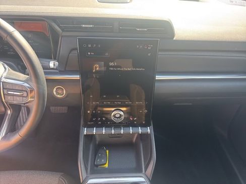 Used 2025 GMC Terrain Elevation image 11