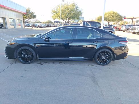 Used 2023 Toyota Camry XSE image 3