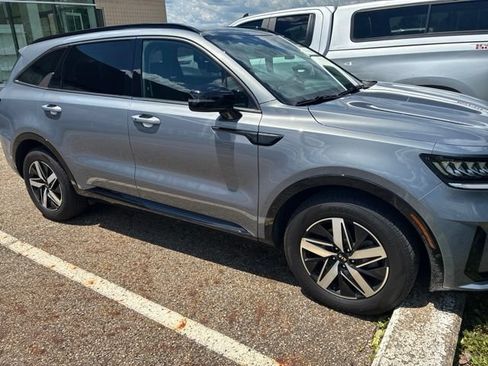 Used 2021 Kia Sorento S w/ Panoramic Sunroof Package FWD image 3