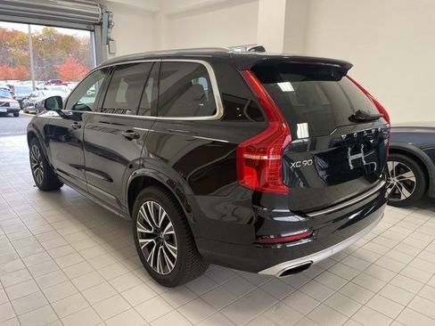 Used 2021 Volvo XC90 T5 Momentum w/ Climate Package image 2