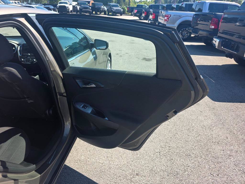 Used 2020 Chevrolet Malibu LT FWD image 12