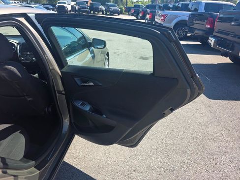 Used 2020 Chevrolet Malibu LT FWD image 12