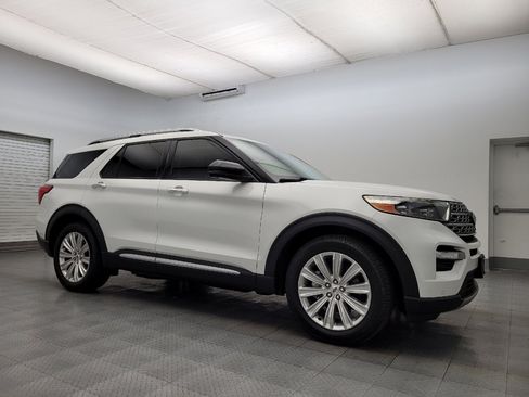 Used 2020 Ford Explorer Limited w/ Class III Trailer Tow Package image 11